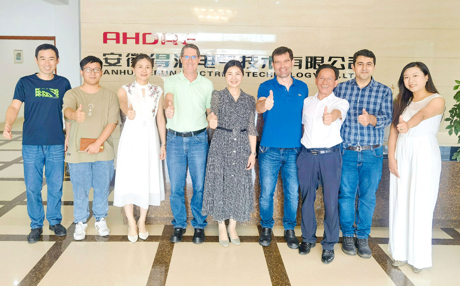 得润电气与votorantim集团合影图 得润电气与votorantim集团合影图