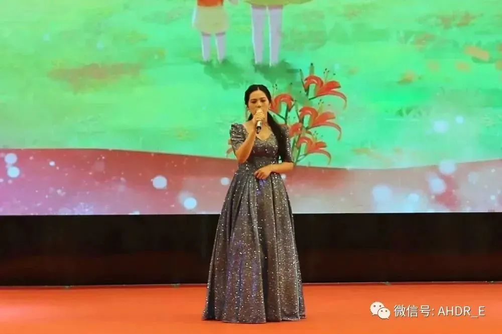 独唱《萱草花》 独唱《萱草花》