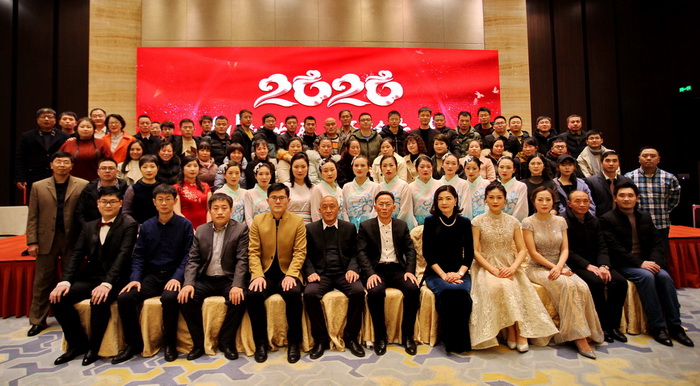得润电气员工合影.jpg 得润电气员工合影.jpg