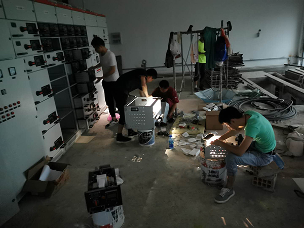 现场工作中.jpg 现场工作中.jpg