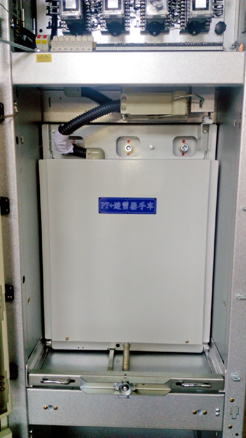 KYN28A-12高压开关柜 安徽得润电气 400-128-7988 KYN28A-12高压开关柜 安徽得润电气 400-128-7988